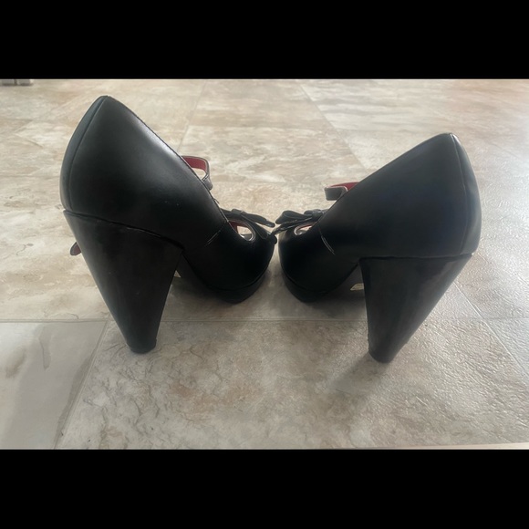 t.u.k Retro Inspired High Heels with Cute Bow - Picture 5 of 8